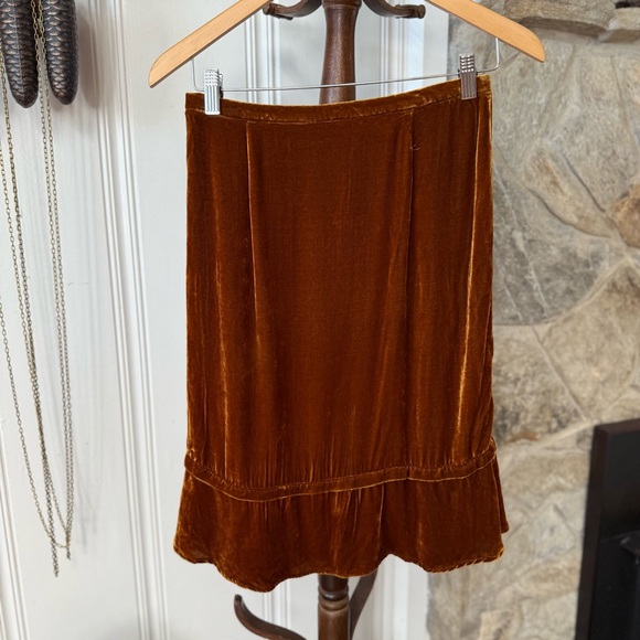 gigi Dresses & Skirts - Silk Blend Copper Tone Velvet Skirt Small